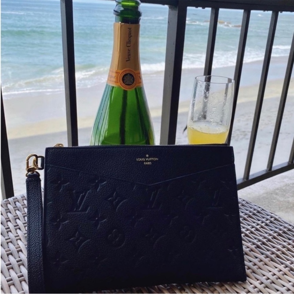 100% Authentic Louis Vuitton Pochette Melanie Monogram Empreinte MM